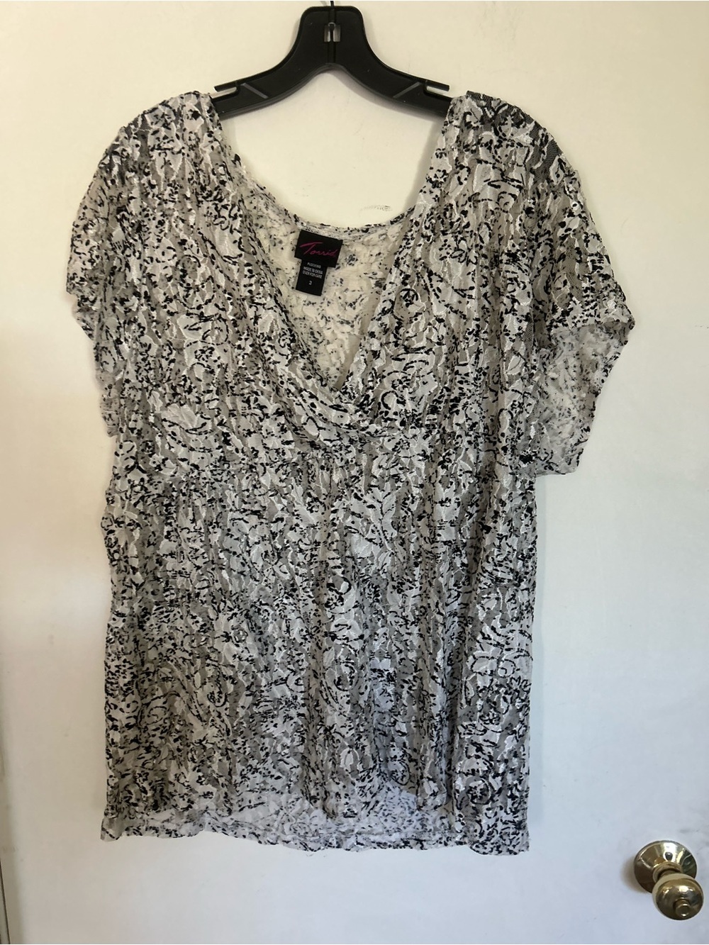 Y2K Torrid Black & White Floral Sheer Lace Babydoll Top Size 3